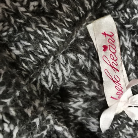 #36- Turtleneck sleeveless sweater - Picture 4 of 7